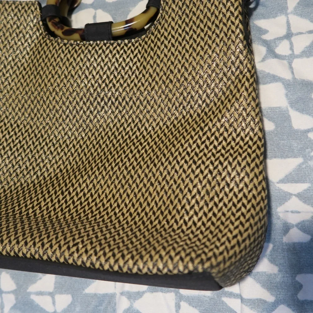 Vintage Marlo Woven Chevron Crossbody Handbag Tan Herringbone‎ Quiet Luxury